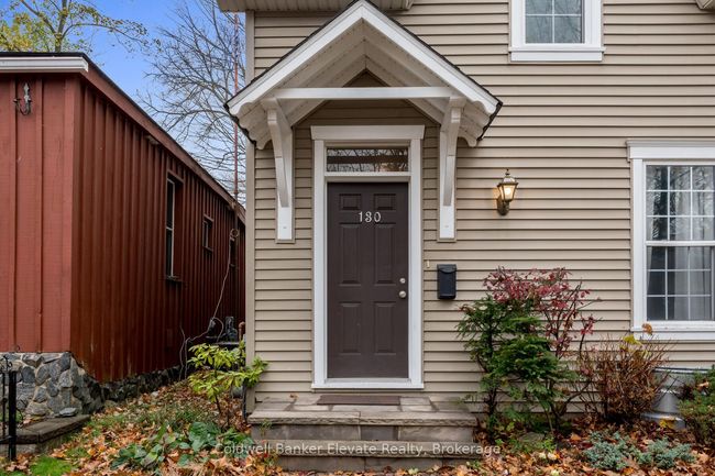 128 - 130 Main St S, Home with 4 bedrooms, 2 bathrooms and 6 parking in Halton Hills ON | Image 4