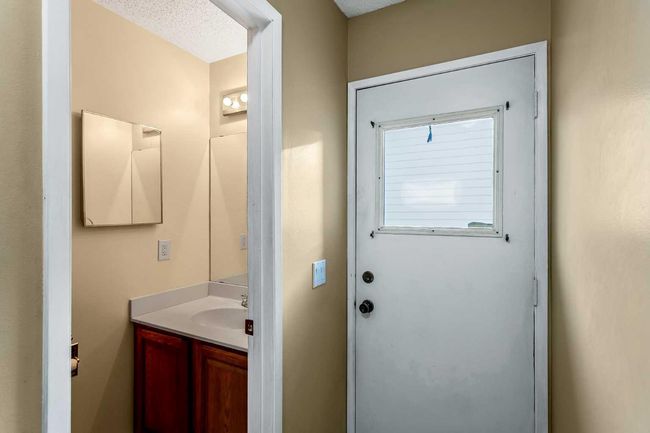 195 Deerbow Circle Se, House other with 3 bedrooms, 3 bathrooms and 2 parking in Calgary AB | Image 14