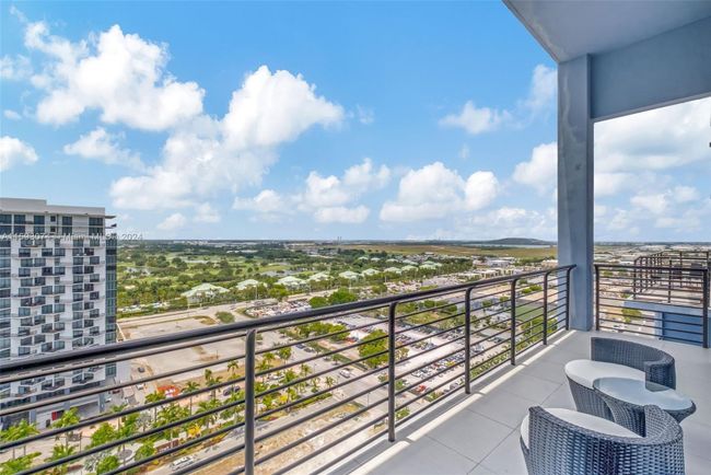 2010 - 5350 Nw 84th Ave, Condo with 2 bedrooms, 2 bathrooms and null parking in Doral FL | Image 17