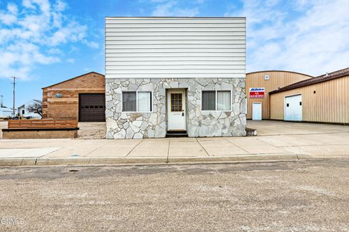 204 N Broadway St, Linton, ND, 58552-7019 | Card Image