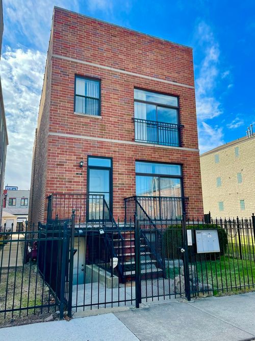 1-469 E Bowen Ave, Chicago, IL, 60653-0140 | Card Image