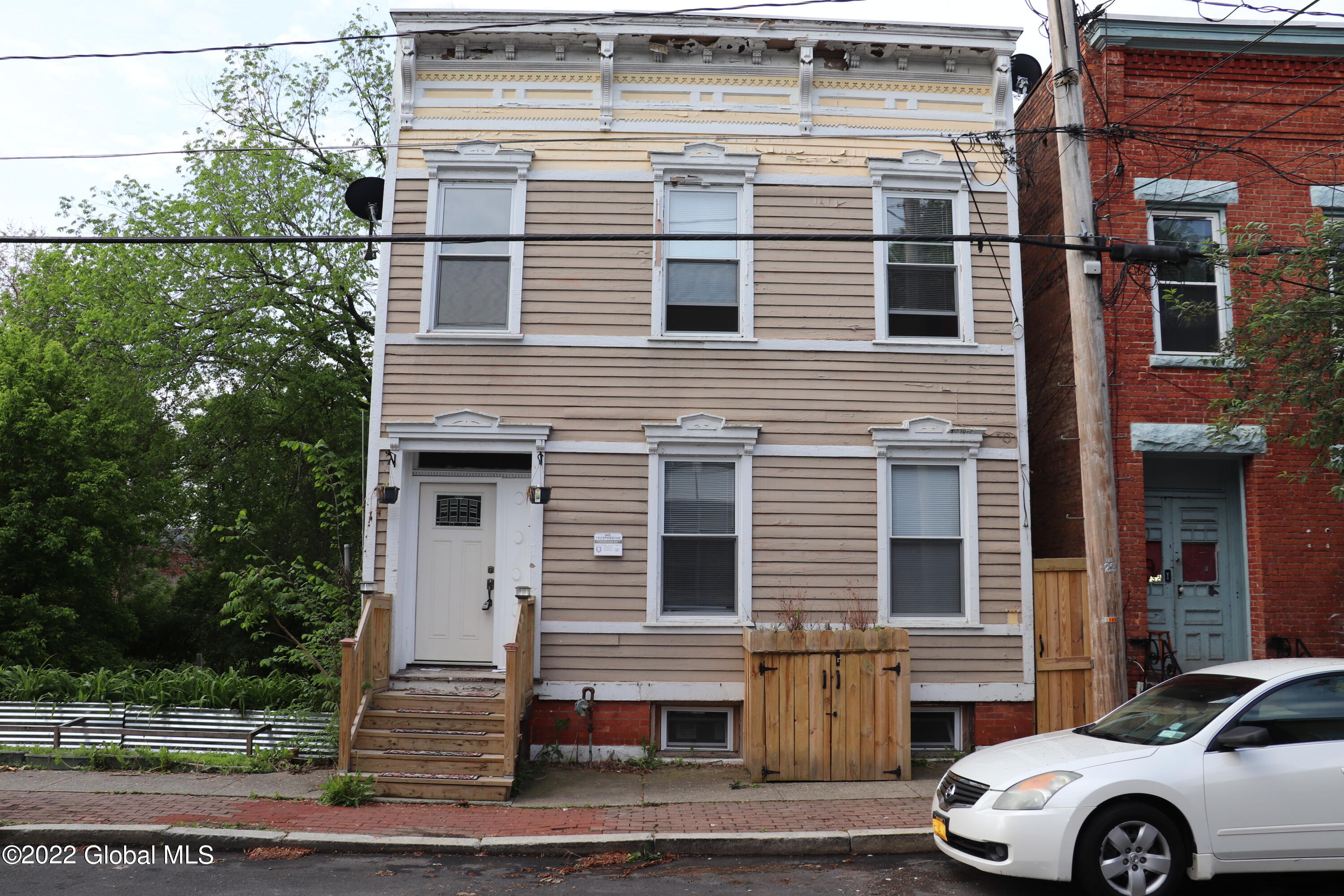 130.5 4th Ave, Inactive in Albany Zoocasa