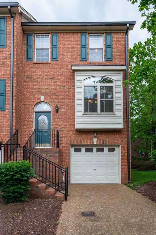 100 Carriage Ct, Brentwood, TN, 37027-1736 | Card Image