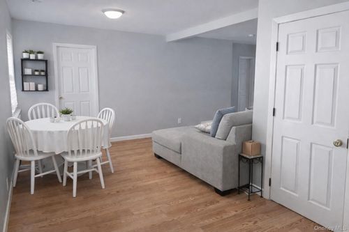 2146 Albany Post Rd, Montrose, NY, 10548-1040 | Card Image