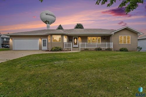 936 Heatherwood Ave Avenue, Madison, SD, 57042 | Card Image