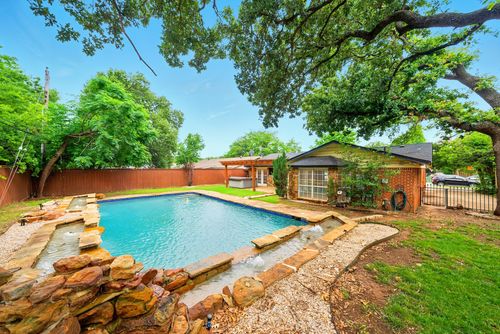 1108 Billie Ruth Ln, Hurst, TX, 76053-4153 | Card Image