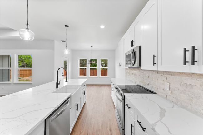 4609 Eagle Nest Ct, House other with 4 bedrooms, 3 bathrooms and null parking in Granbury TX | Image 13