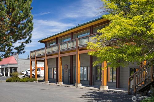 687 Airport Circle Dr, Friday Harbor, WA, 98250-7187 | Card Image
