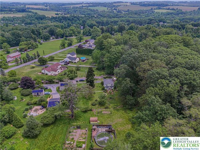 636 School Rd, House other with 2 bedrooms, 1 bathrooms and null parking in Nazareth PA | Image 58