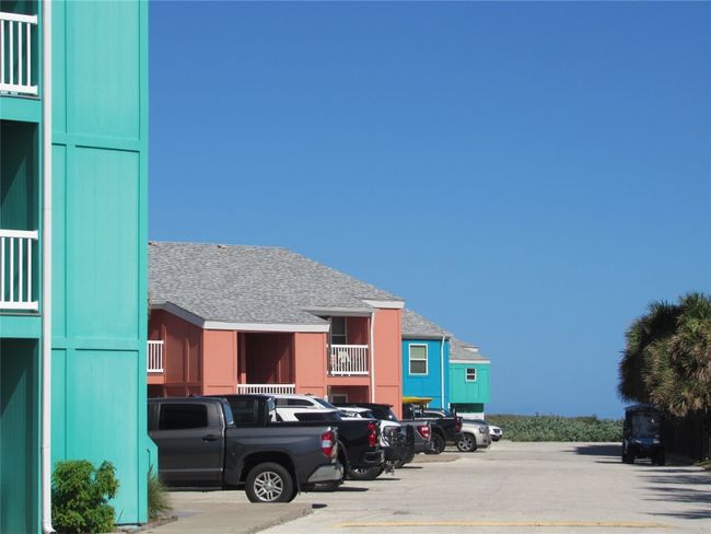 TONS of parking | Image 12