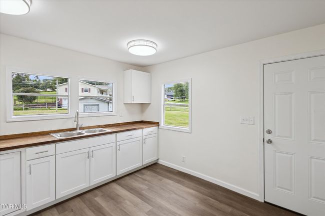2376 Highway 81 S, House other with 2 bedrooms, 1 bathrooms and null parking in Jonesborough TN | Image 12