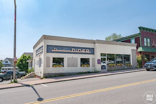 2728 Main St, Lake Placid, NY, 12946-3314 | Card Image