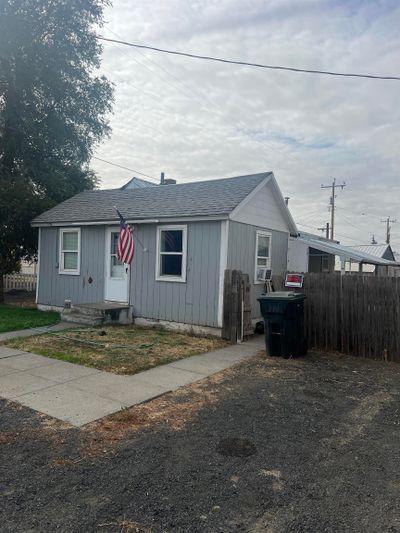 407 N Palouse St, Home with 2 bedrooms, 1 bathrooms and null parking in Ritzville WA | Image 3