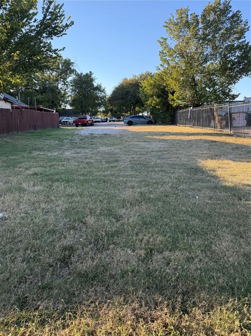 2439 Hawthorne Ave, Dallas, TX, 75219 | Card Image