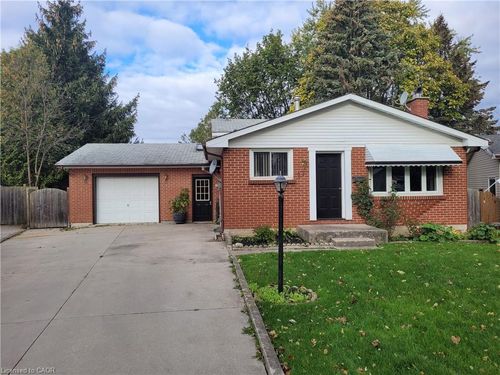 27 Toulon Cres, London, ON, N5V1J4 | Card Image