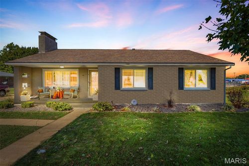 17 Airline Dr, Farmington, MO, 63640-1105 | Card Image