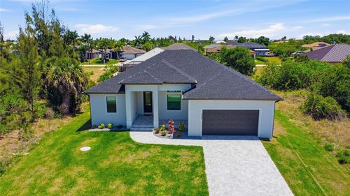 8105 Antwerp Cir, PORT CHARLOTTE, FL, 33981-3381 | Card Image