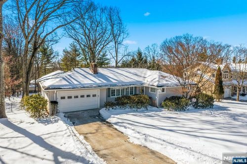 7 Maple Hill Dr, Woodcliff Lake, NJ, 07677-7816 | Card Image