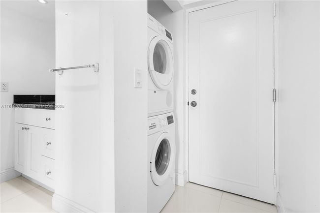 APT-8A - 77 Crandon Blvd, Condo with 2 bedrooms, 2 bathrooms and null parking in Key Biscayne FL | Image 30