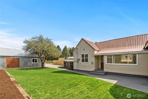 108 Yakima Ave, Cle Elum, WA, 98922-1332 | Card Image
