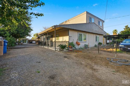 8429 Fuller Dr, Bakersfield, CA, 93307-9047 | Card Image