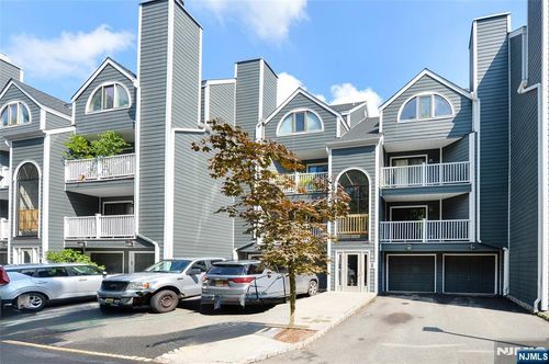 38 Triumph Ct, East Rutherford, NJ, 07073-1150 | Card Image