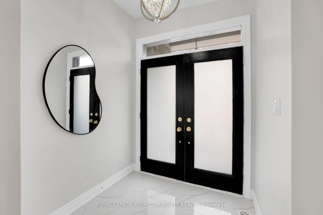 15 Hiawatha Crt, House attached with 3 bedrooms, 4 bathrooms and 1 parking in Vaughan ON | Image 6