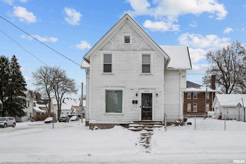 1935 N Sturdevant St, Davenport, IA, 52804-2127 | Card Image