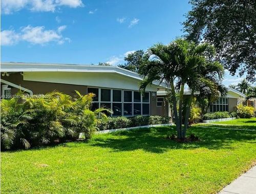 1-2001 Ne 167th St, North Miami Beach, FL, 33162-3269 | Card Image