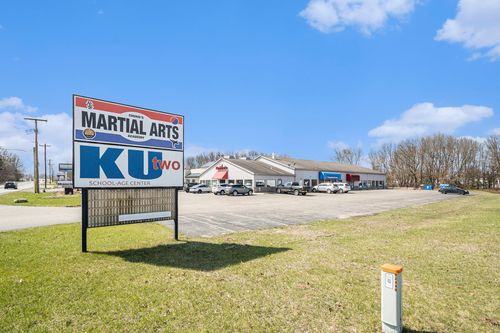 52364 N Main St, Mattawan, MI, 49071-9332 | Card Image