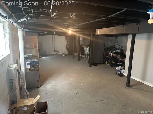 287 Fielding St, Ferndale, MI, 48220-2940 | Card Image