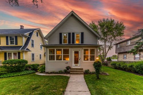 112 3rd St, Libertyville, IL, 60048-2302 | Card Image