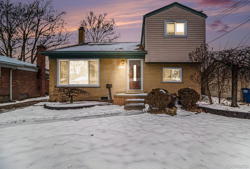 31040 Stephen Ave, Westland, MI, 48185-1637 | Card Image