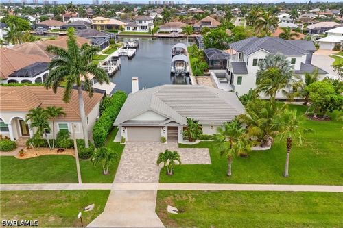 72 N Barfield Dr, MARCO ISLAND, FL, 34145-4747 | Card Image