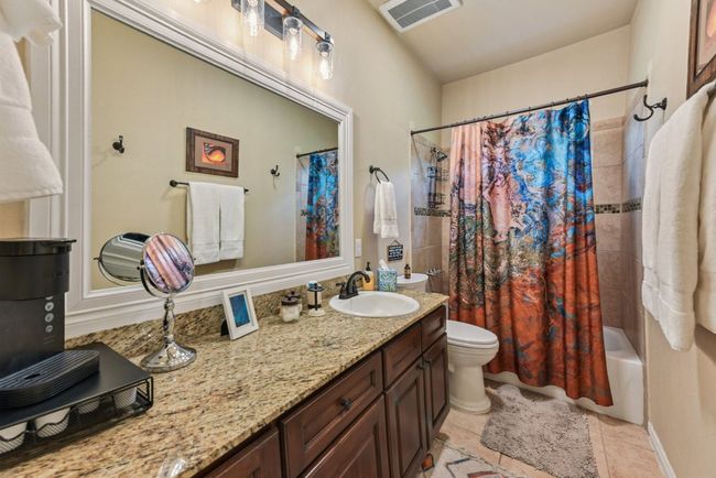 Bathroom 2 | Image 17
