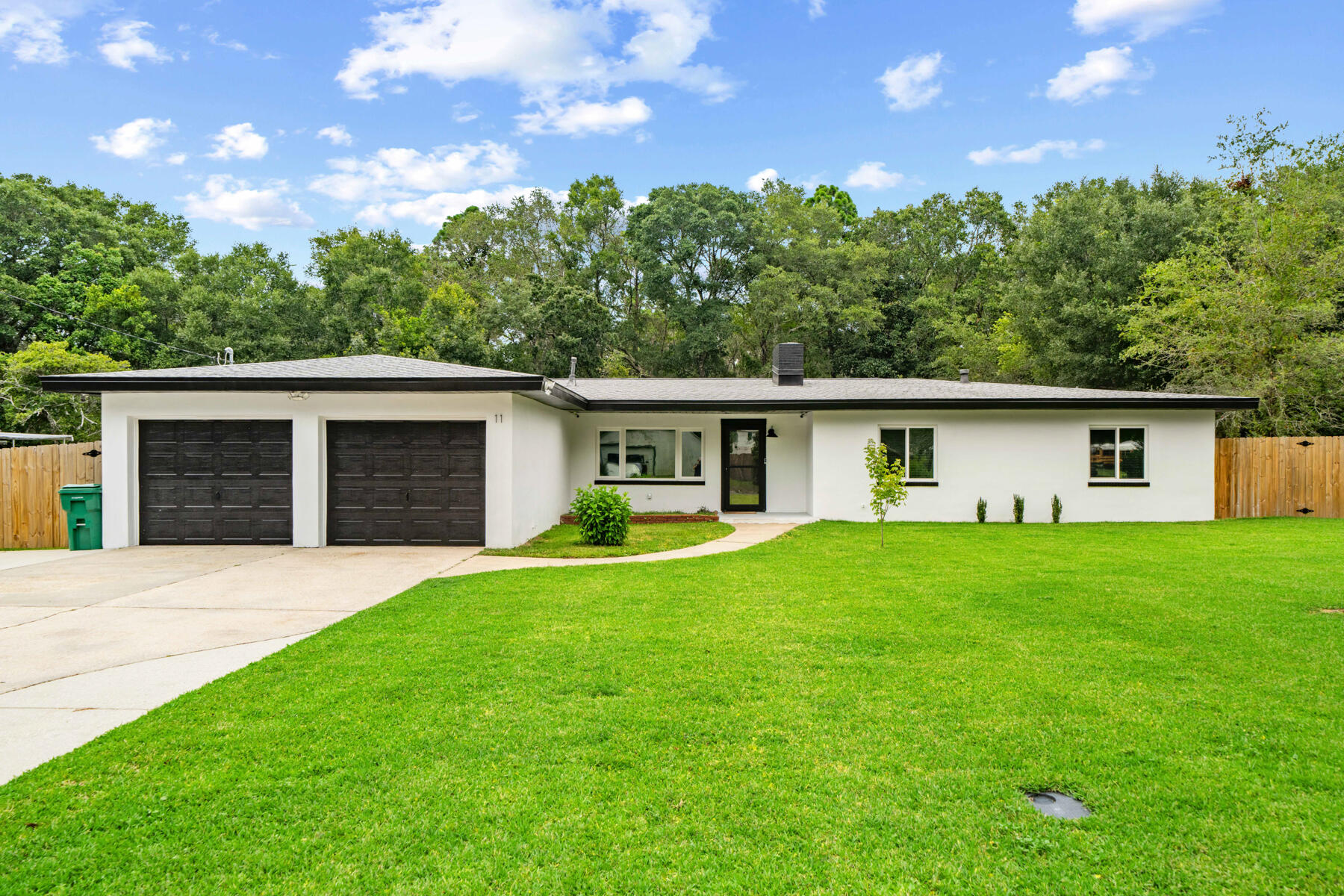 North Dr, Shalimar, FL 32579