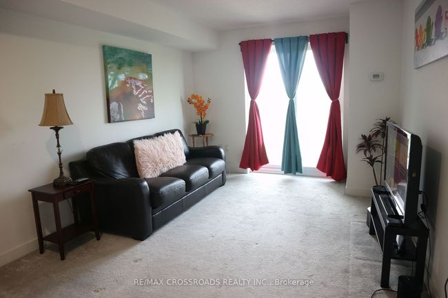 410 - 1346 Danforth Rd, Condo with 1 bedrooms, 1 bathrooms and null parking in Toronto ON | Image 5