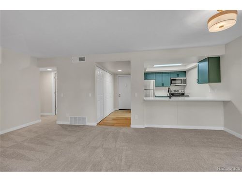 h06-14066 E Stanford Cir, Aurora, CO, 80015-1021 | Card Image