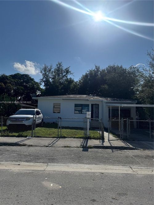 6800 Nw 2nd Ct, Miami, FL, 33150-4040 | Card Image