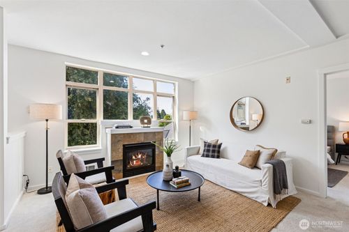 apt-304-11550 Stone Ave N, Seattle, WA, 98133-1515 | Card Image