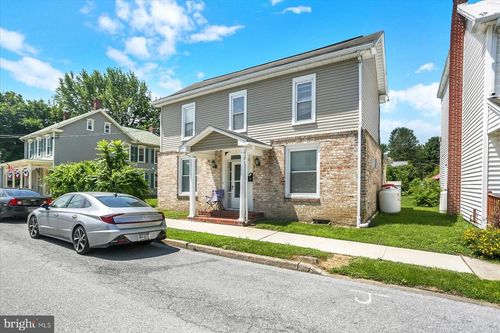 21 Chestnut St, MOUNT HOLLY SPRINGS, PA, 17065-1306 | Card Image