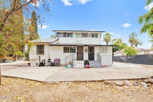 3633 Kansas Ave, Riverside, CA, 92507-2666 | Card Image