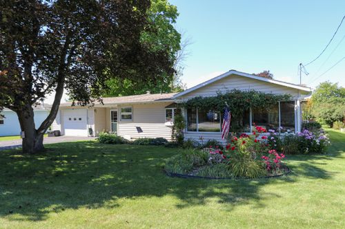35 Seneca Drive, Plattsburgh, NY, 12901 | Card Image