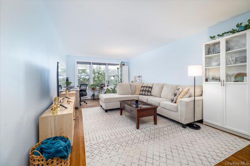 3c-1 E Broadway, Long Beach, NY, 11561-4139 | Card Image