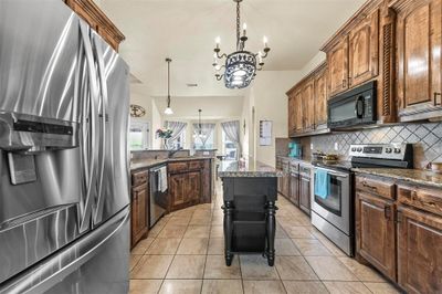 133 Williamsburg Lane, House other with 3 bedrooms, 2 bathrooms and null parking in Springtown TX | Image 3