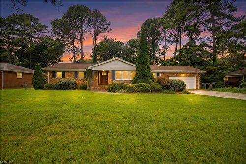 653 Edwin Dr, Virginia Beach, VA, 23462-4619 | Card Image