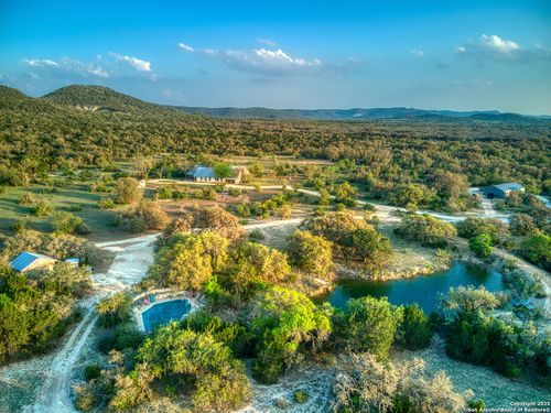 2700 N Little Creek Rd, Utopia, TX, 78884 | Card Image