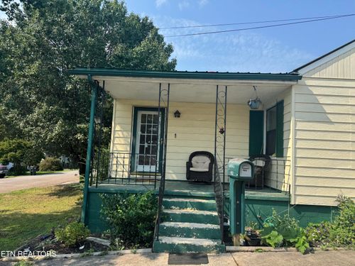 902 Rosedale Ave, Loudon, TN, 37774-1315 | Card Image
