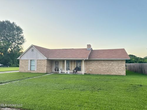 79 Cedar Ln, Natchez, MS, 39120-2135 | Card Image
