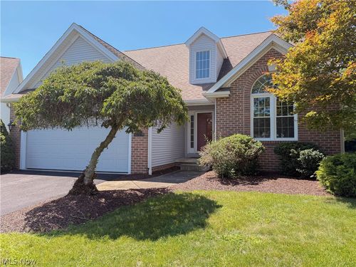 90 Lake Pointe Cir, Canfield, OH, 44406-8747 | Card Image